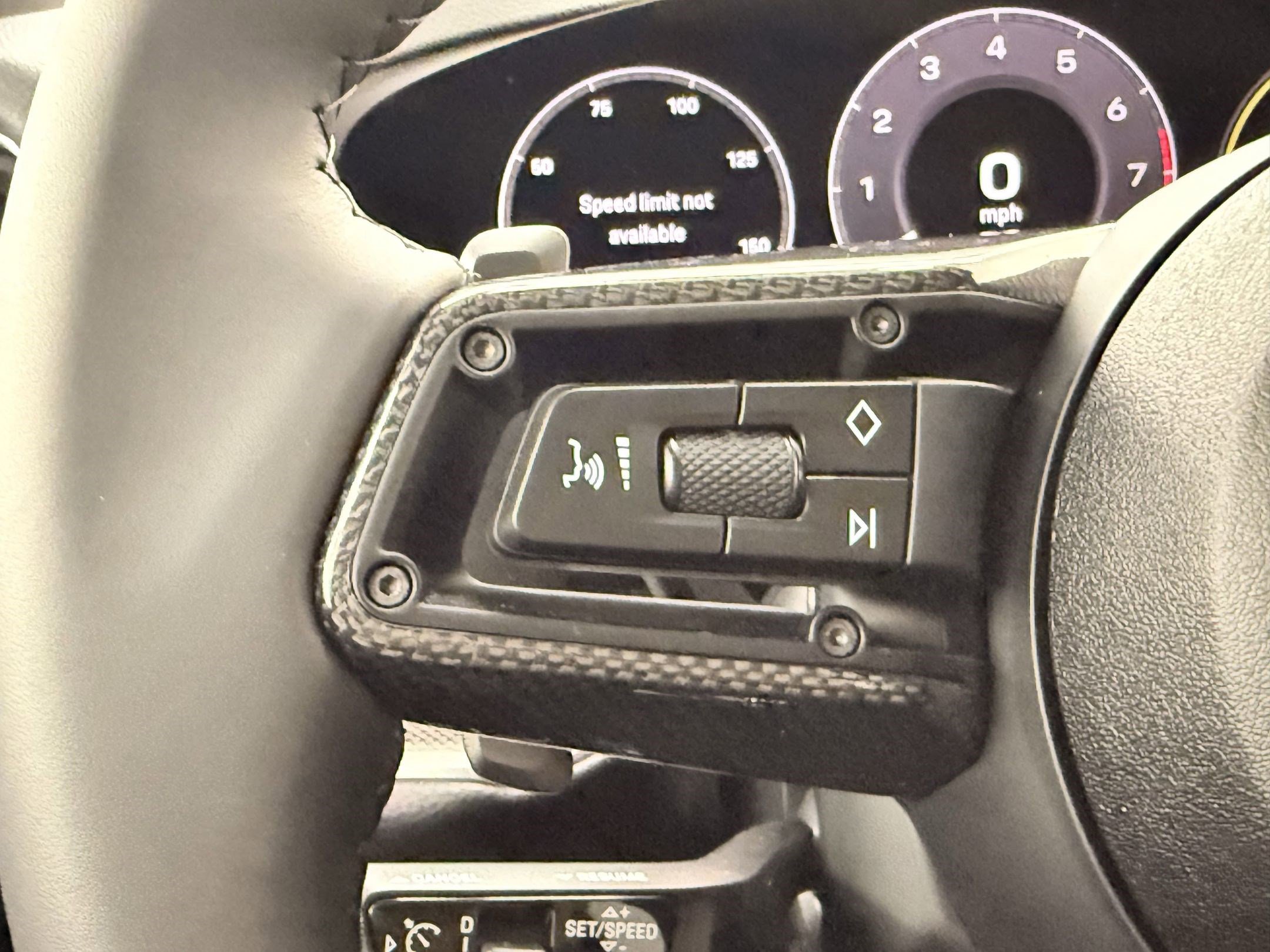 Used 2025 Porsche Cayenne image 17