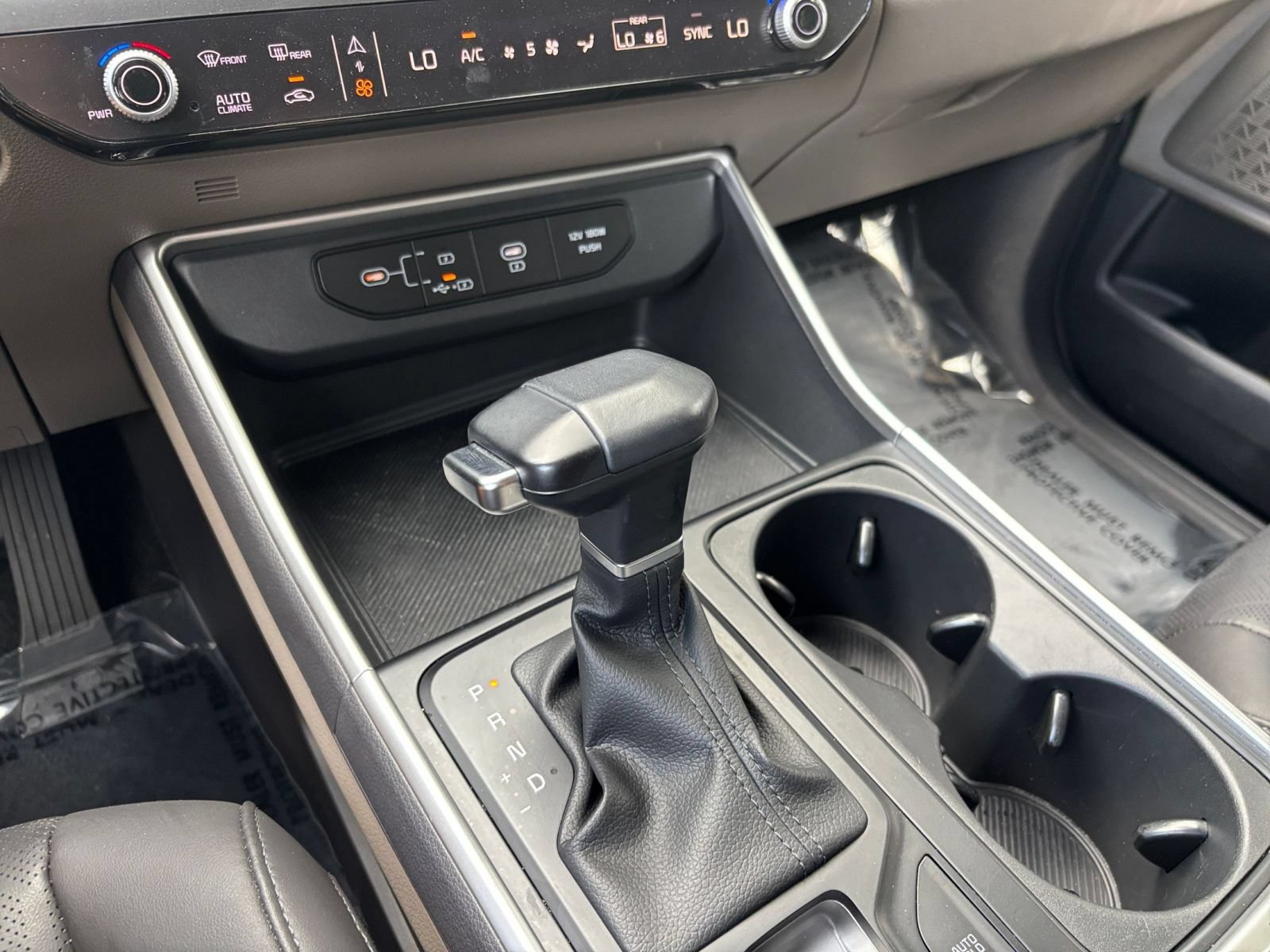 Used 2026 Kia Carnival FWD image 44