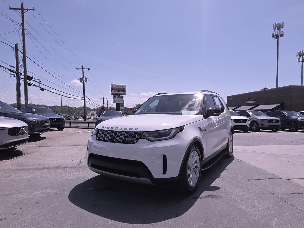 Used 2024 Land Rover Discovery S AWD/4WD image 4