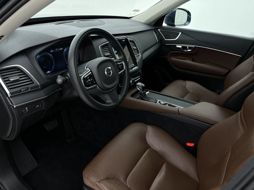 Used 2020 Volvo XC90 T6 Momentum w/ Protection Package image 12