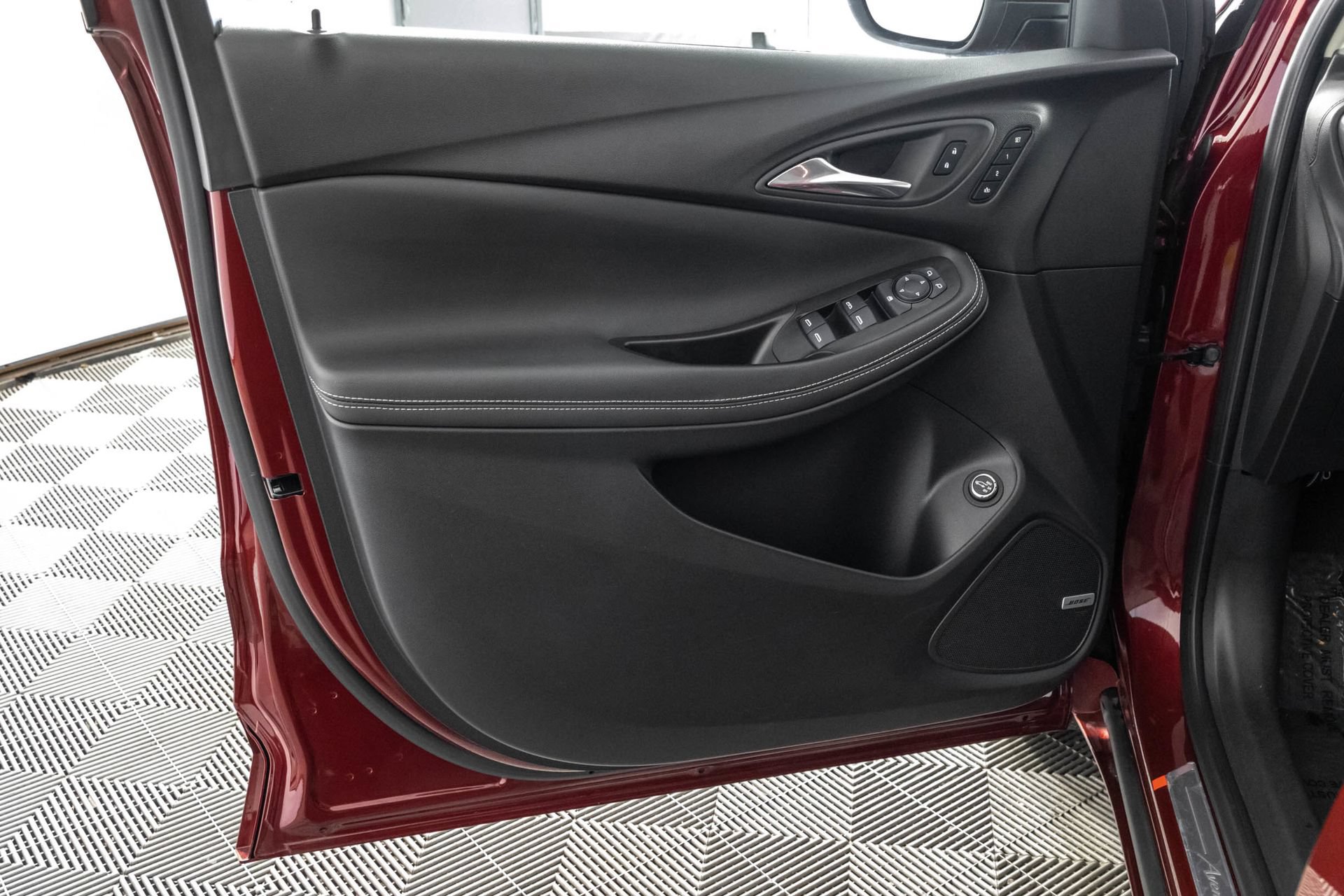 Used 2024 Buick Encore GX Avenir w/ Avenir Convenience Package FWD image 34