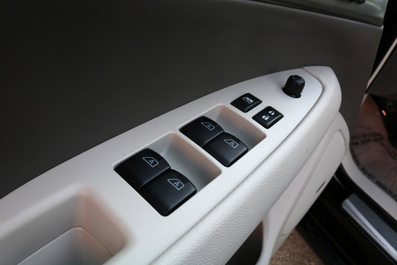 Used 2012 INFINITI G37 x w/ Premium Pkg image 18