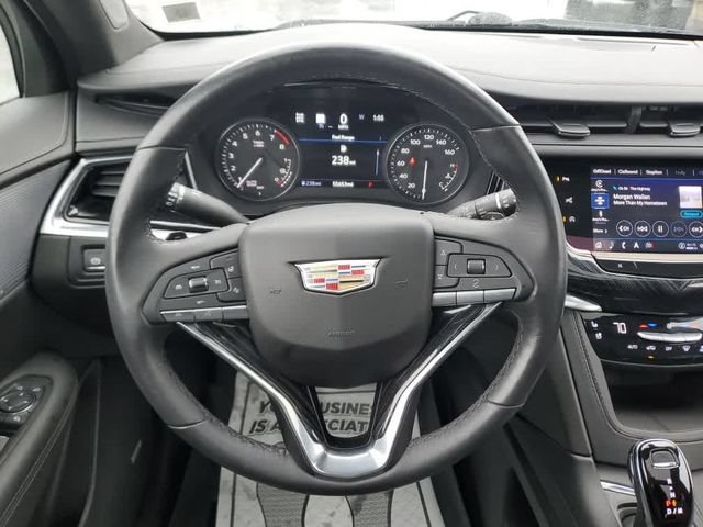 Used 2023 Cadillac XT6 Premium Luxury w/ Technology Package AWD/4WD image 19