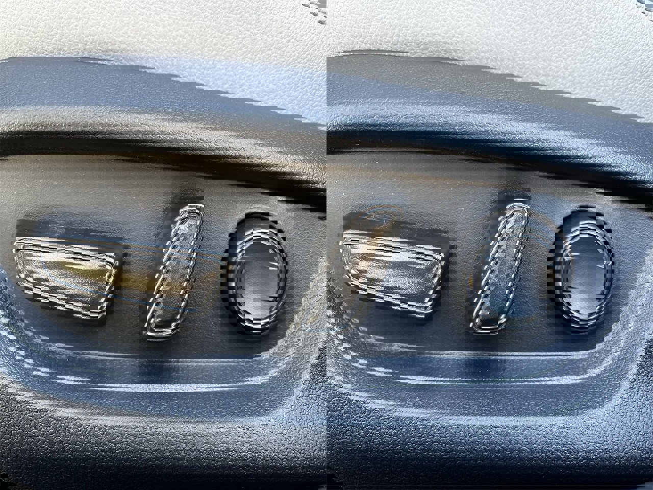 Used 2025 Toyota Camry SE image 23