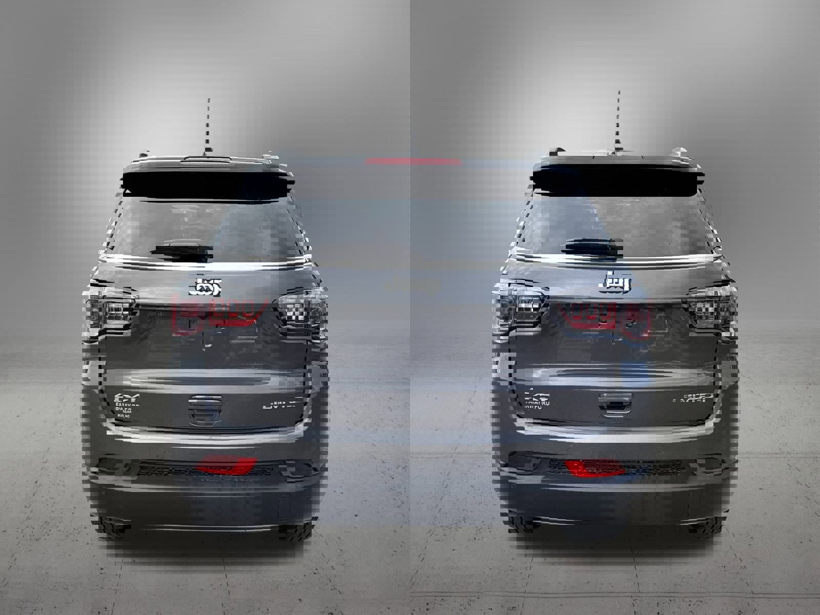 Used 2024 Jeep Compass Limited image 8