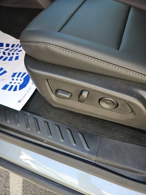 New 2025 GMC Canyon Elevation w/ Convenience Package image 13