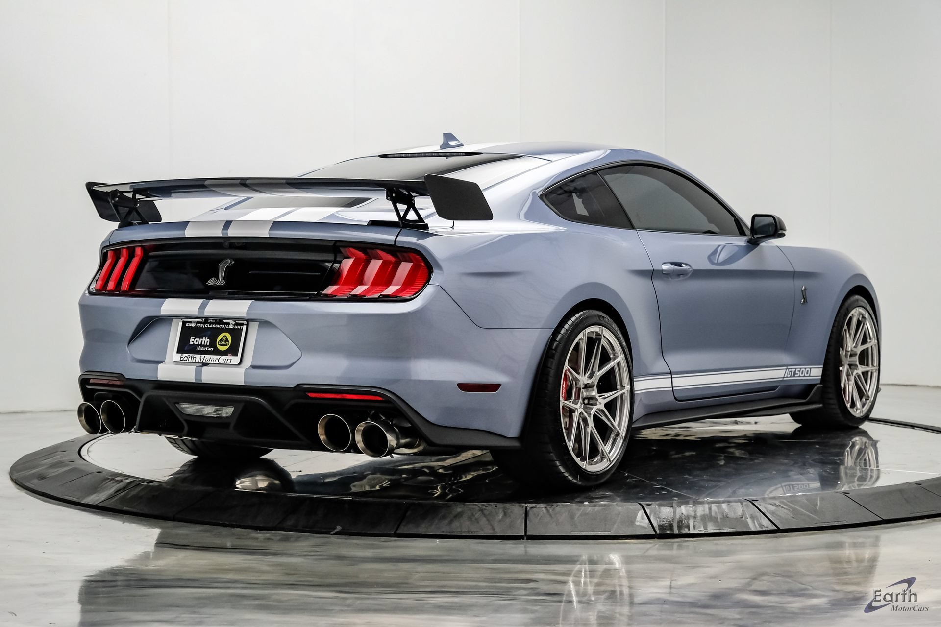 Used 2022 Ford Mustang Shelby GT500 w/ Technology Package RWD image 21