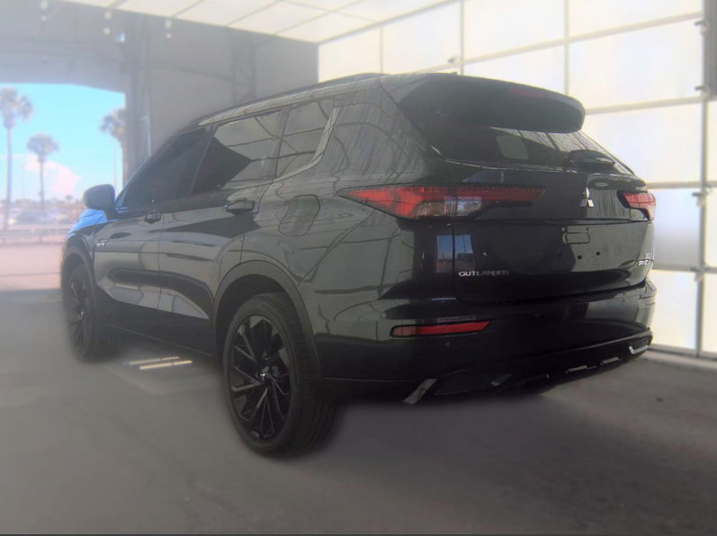 Used 2025 Mitsubishi Outlander SEL AWD/4WD image 2