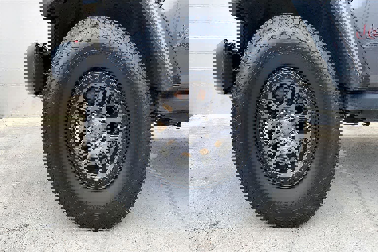 Used 2021 Jeep Wrangler Unlimited Rubicon w/ Xtreme Recon 35" Tire Package image 9