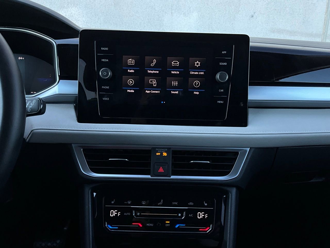 Used 2025 Volkswagen Taos SE FWD image 27