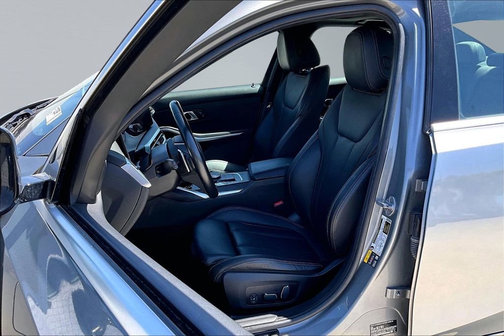 Used 2024 BMW 330e RWD image 3