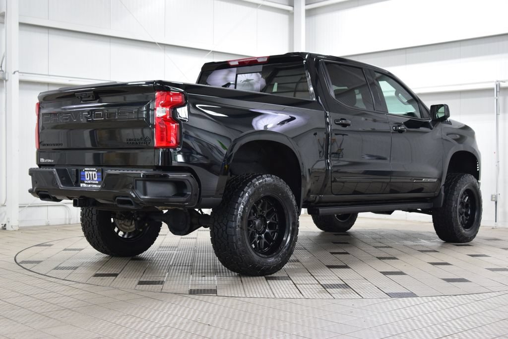 Used 2025 Chevrolet Silverado 1500 High Country w/ Midnight Edition AWD/4WD image 7