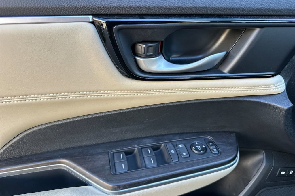 Certified 2021 Honda Clarity Plug-In Hybrid image 11
