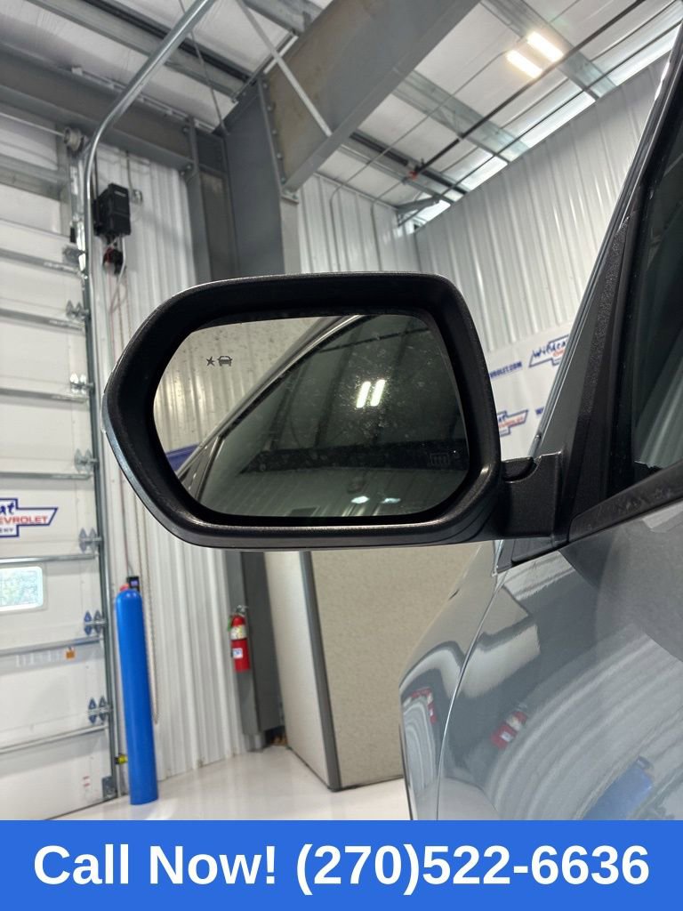Used 2026 Chevrolet Traverse LT image 12