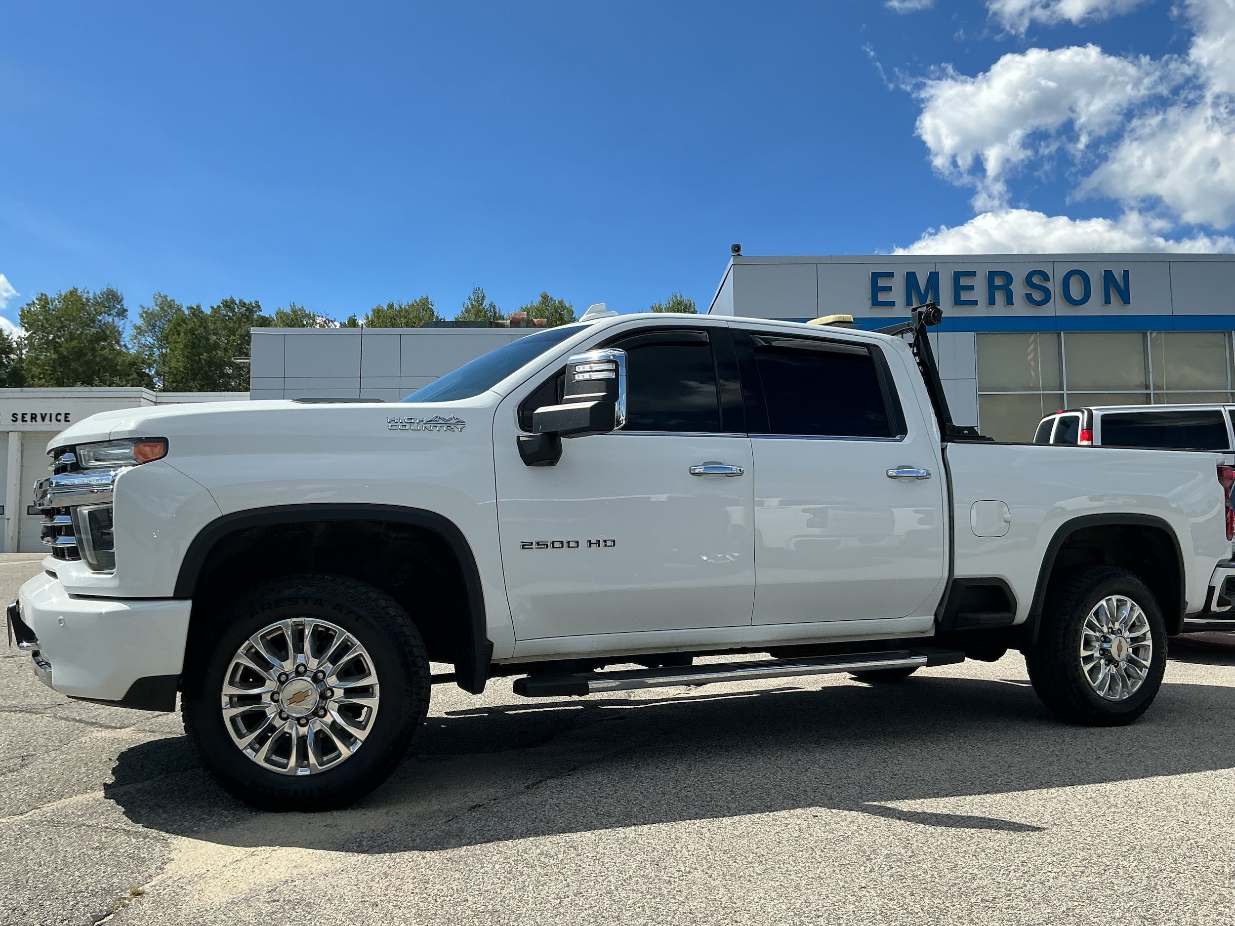 Certified 2022 Chevrolet Silverado 2500 High Country w/ Z71 Off-Road Package AWD/4WD image 2