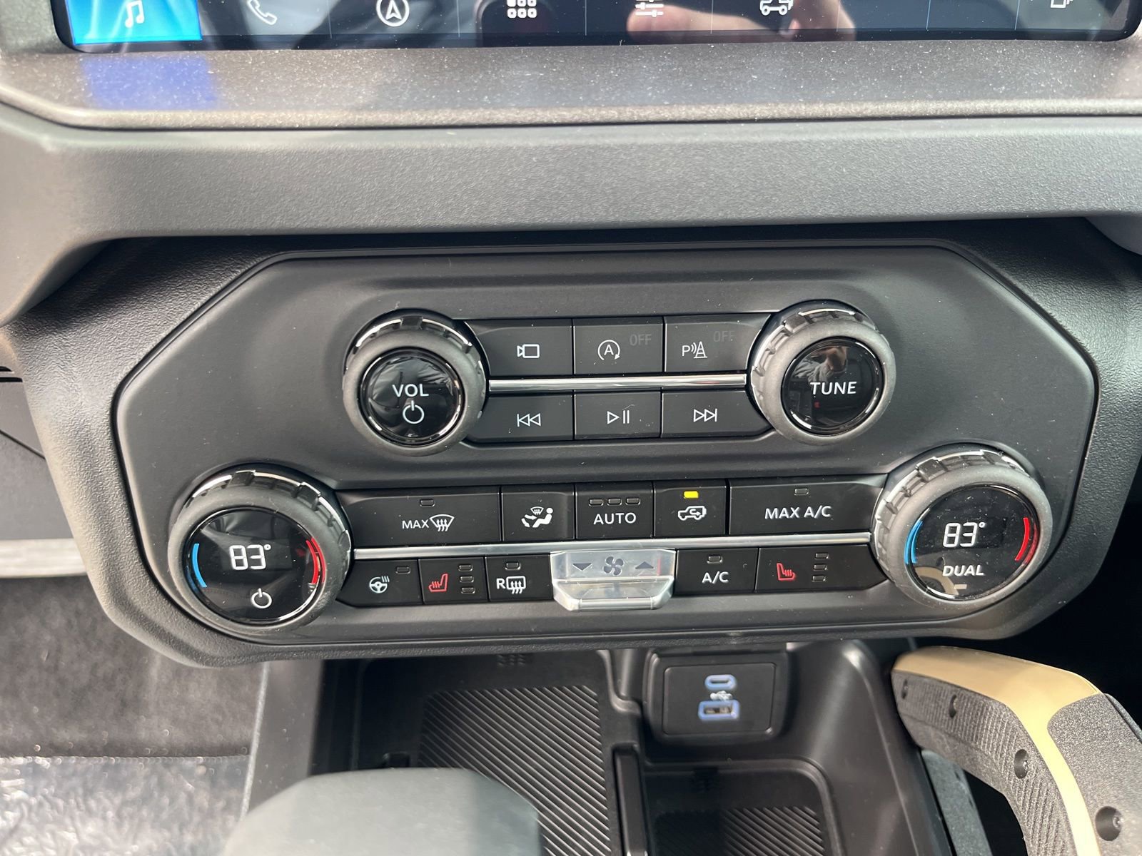 New 2025 Ford Bronco Badlands AWD/4WD image 16