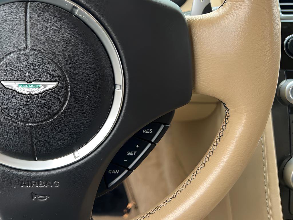 Used 2009 Aston Martin V8 Vantage Roadster RWD image 40