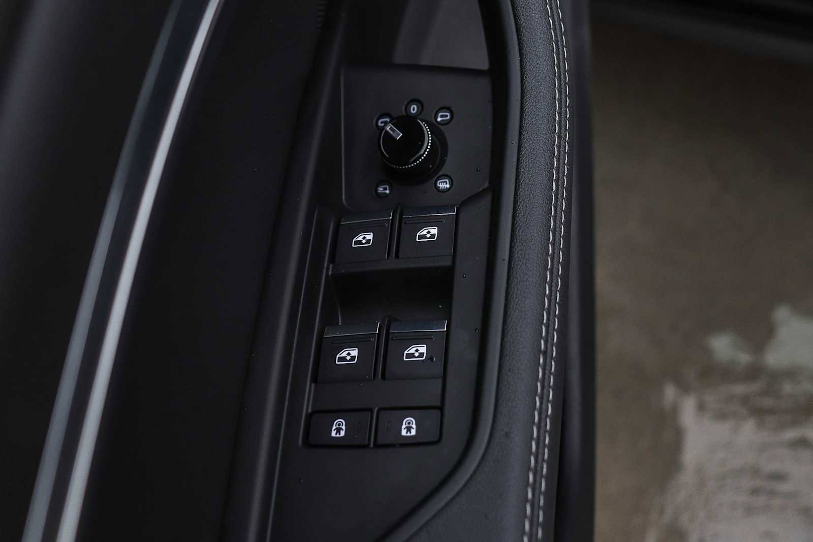 Used 2023 Audi e-tron Premium w/ Convenience Plus Package image 27