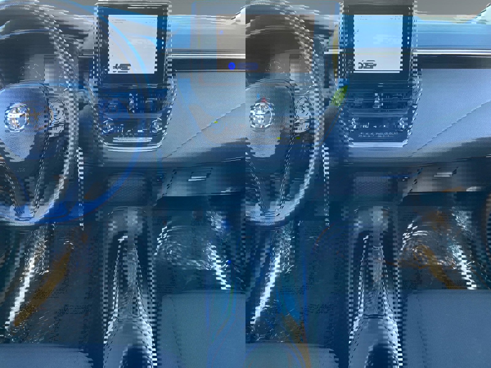 Used 2024 Toyota Corolla LE image 11