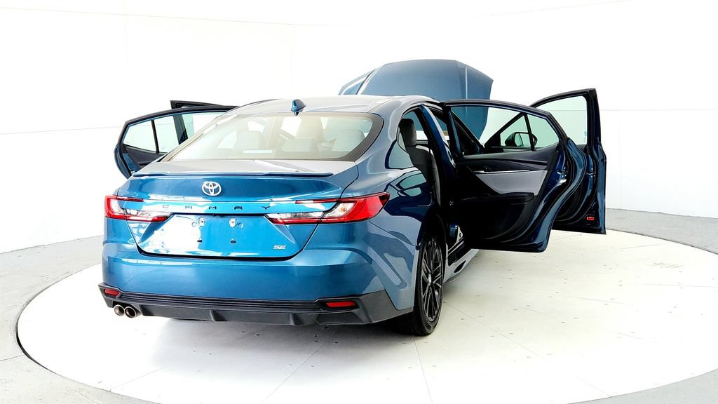 Used 2025 Toyota Camry SE w/ Convenience Package AWD/4WD image 11