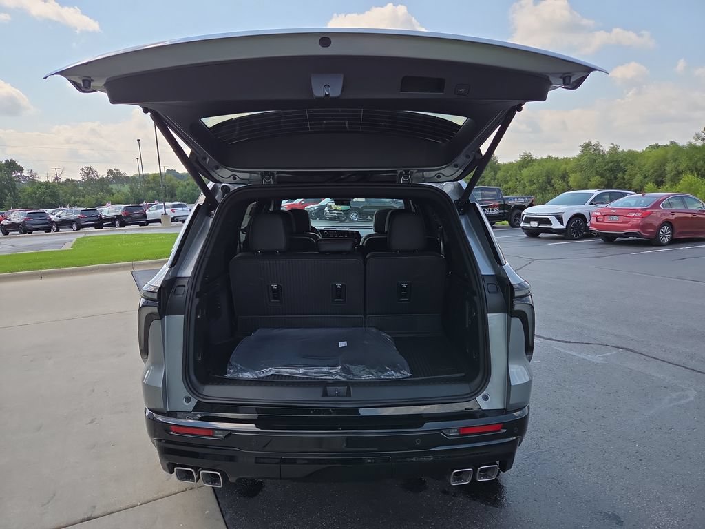 New 2027 Chevrolet Traverse RS w/ LPO, Floor Liner Package AWD/4WD image 30