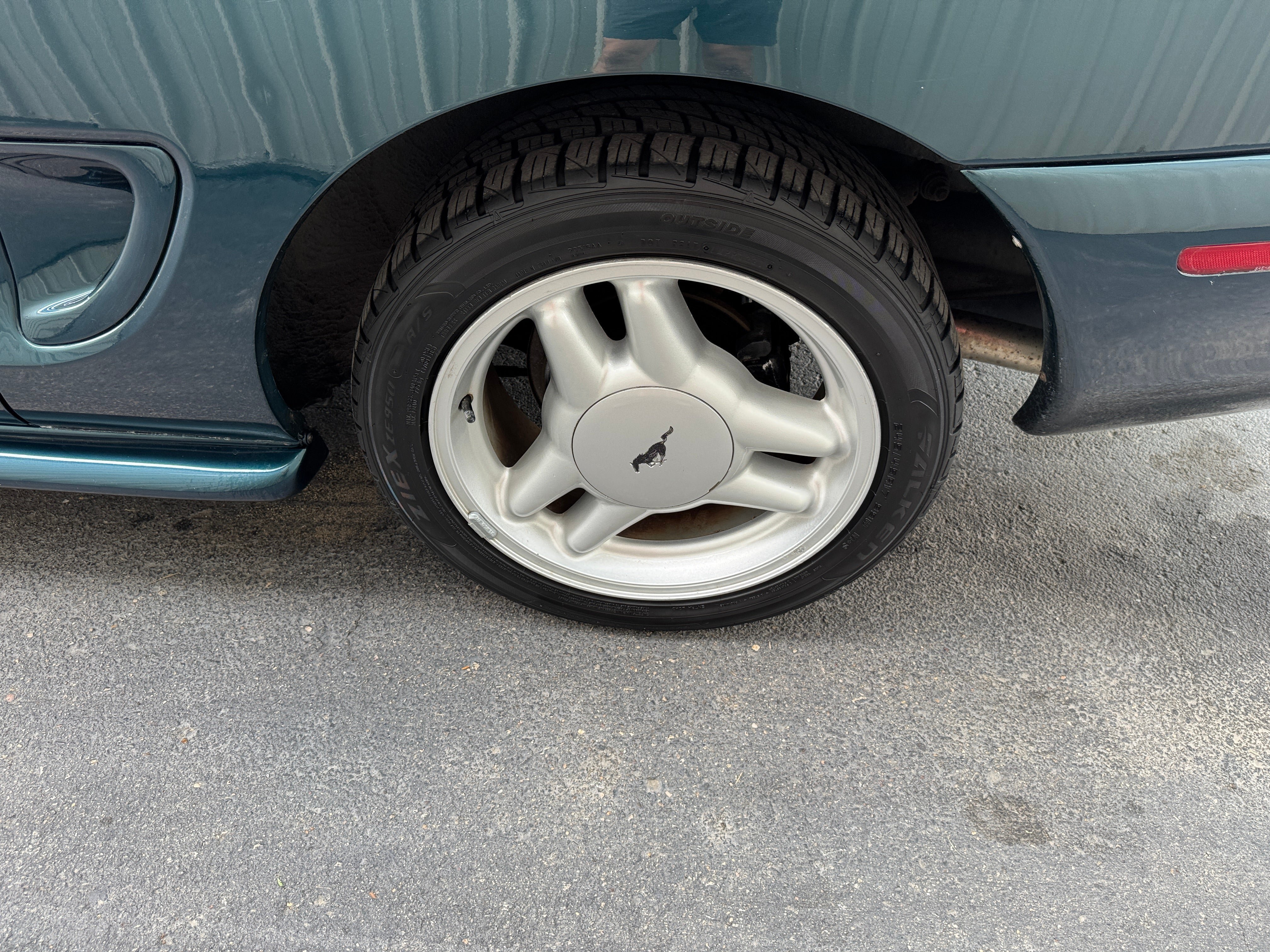 Used 1995 Ford Mustang GT RWD image 28