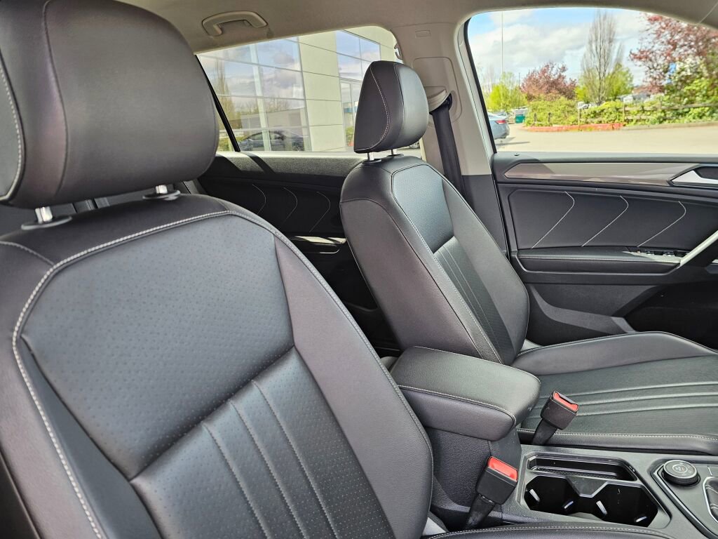Used 2022 Volkswagen Tiguan SE image 12