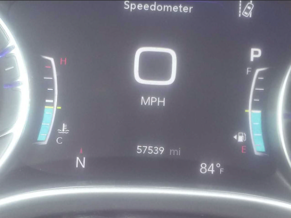 Used 2024 Chrysler Pacifica Touring-L FWD image 10