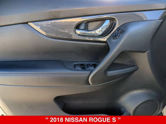 Used 2018 Nissan Rogue S AWD/4WD image 10