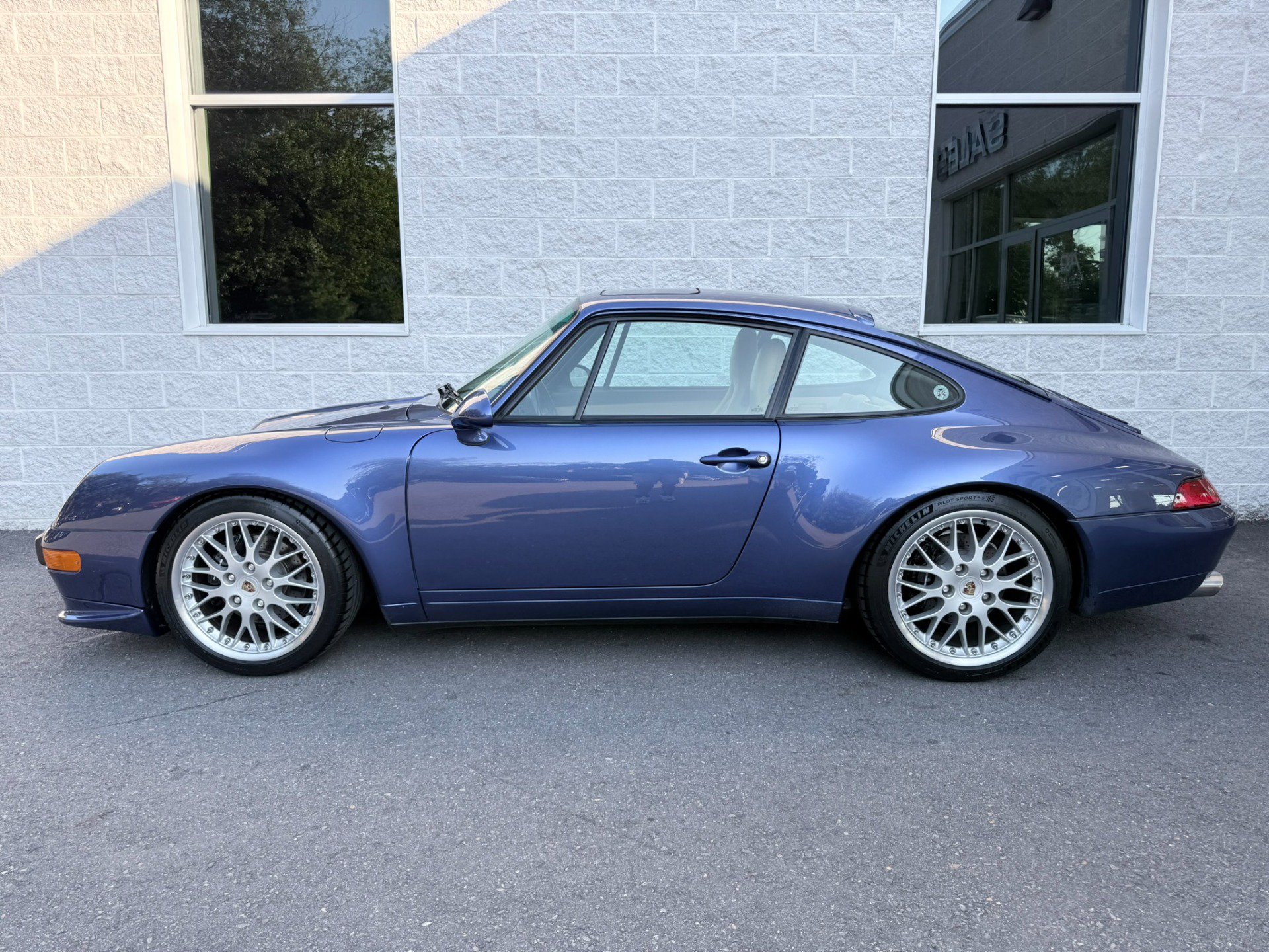 Used 1997 Porsche 911 Carrera RWD image 4