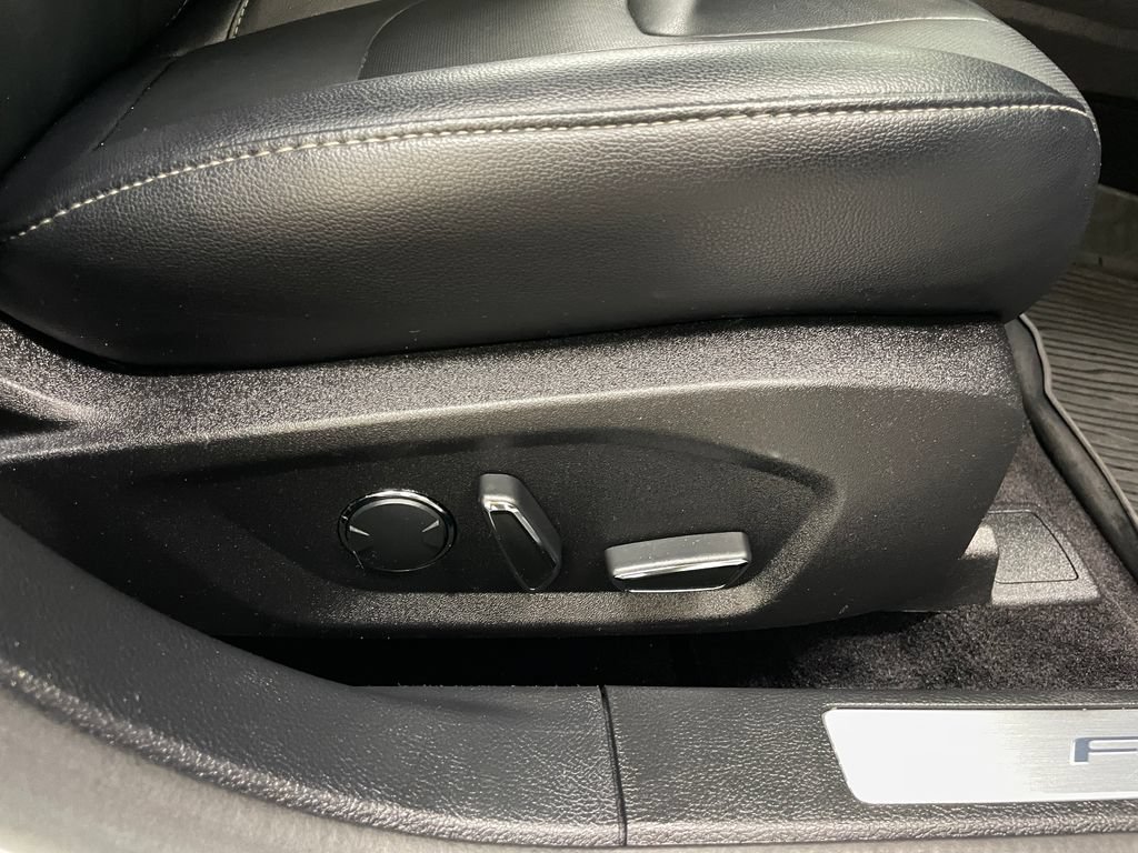 Used 2017 Ford Fusion Titanium FWD image 12