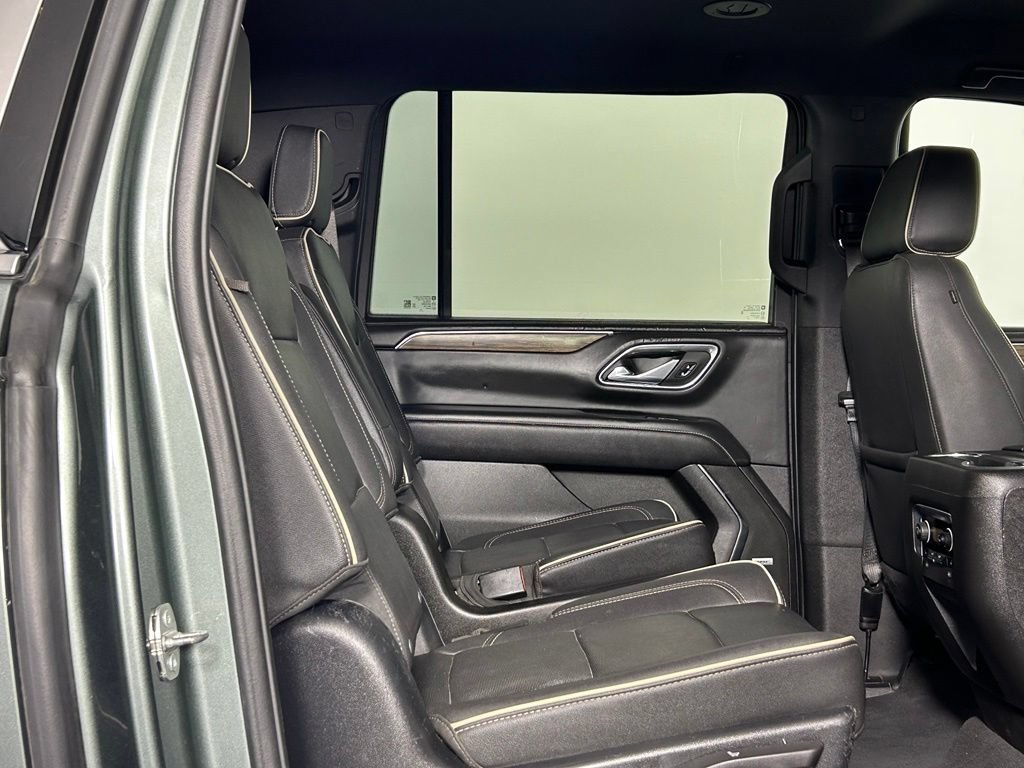 Used 2023 Chevrolet Suburban Premier AWD/4WD image 12