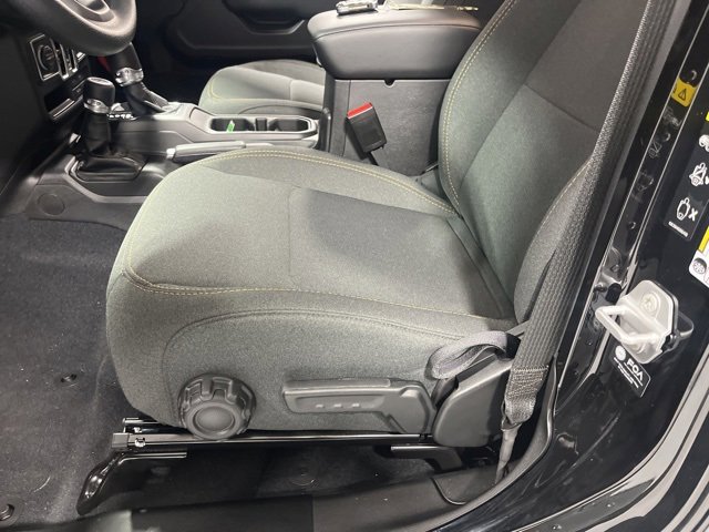 New 2025 Jeep Gladiator Sport image 7