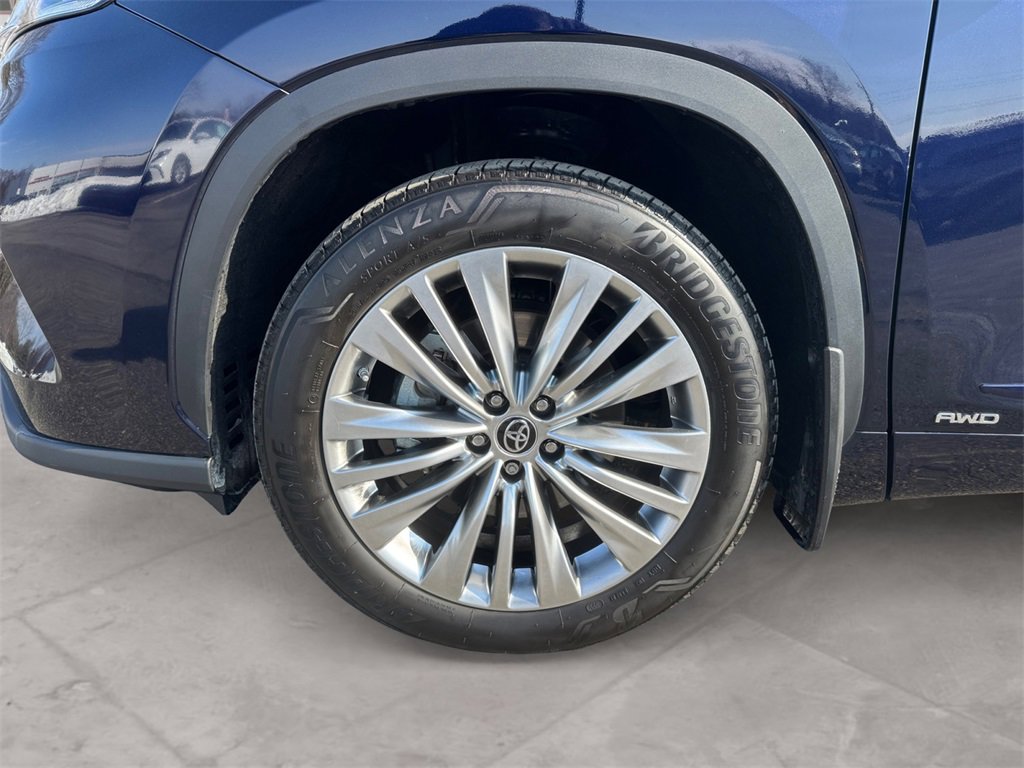 Used 2023 Toyota Highlander Platinum image 14