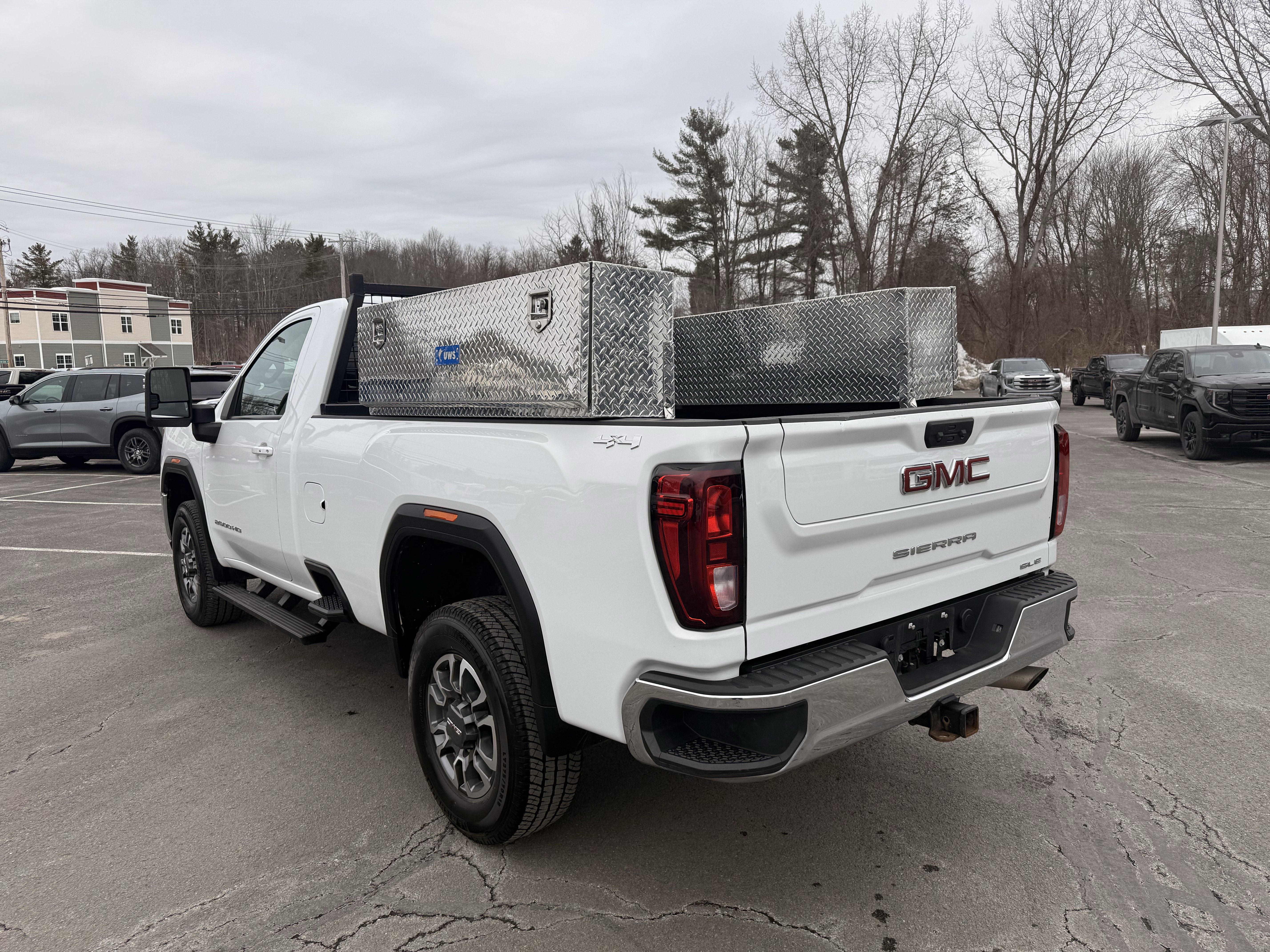 Used 2022 GMC Sierra 2500 SLE w/ SLE Convenience Package image 3