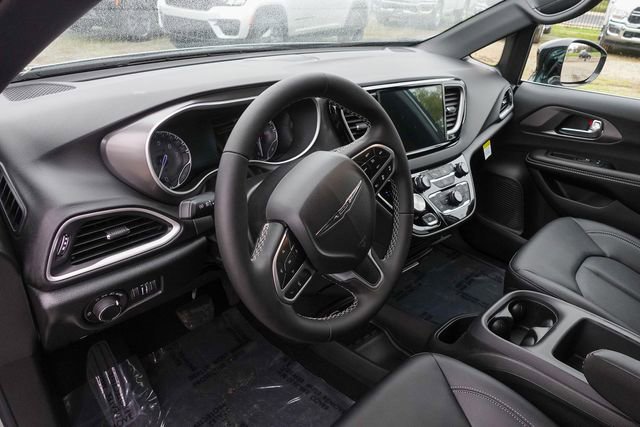 New 2026 Chrysler Voyager LX image 11