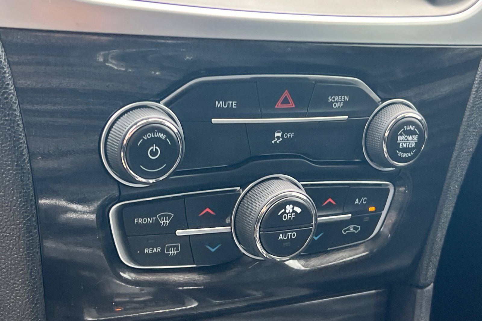 Used 2019 Chrysler 300 Touring RWD image 19