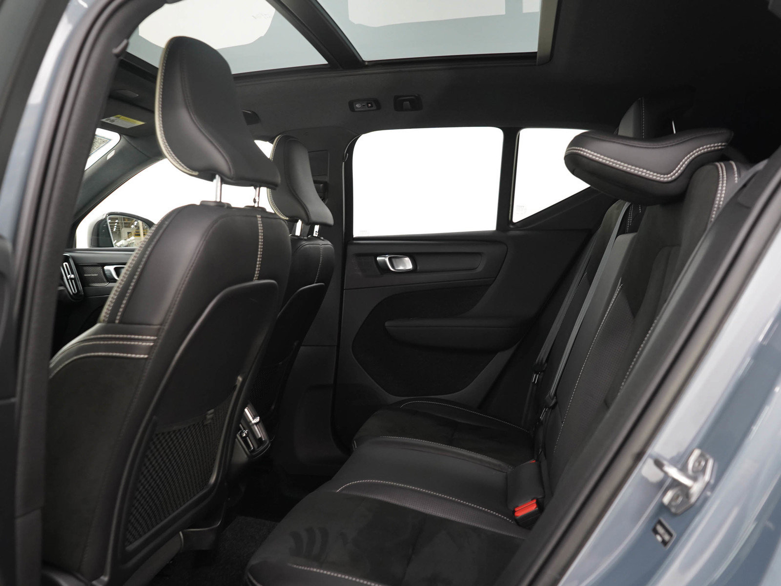 Used 2020 Volvo XC40 T5 R-Design AWD/4WD image 15