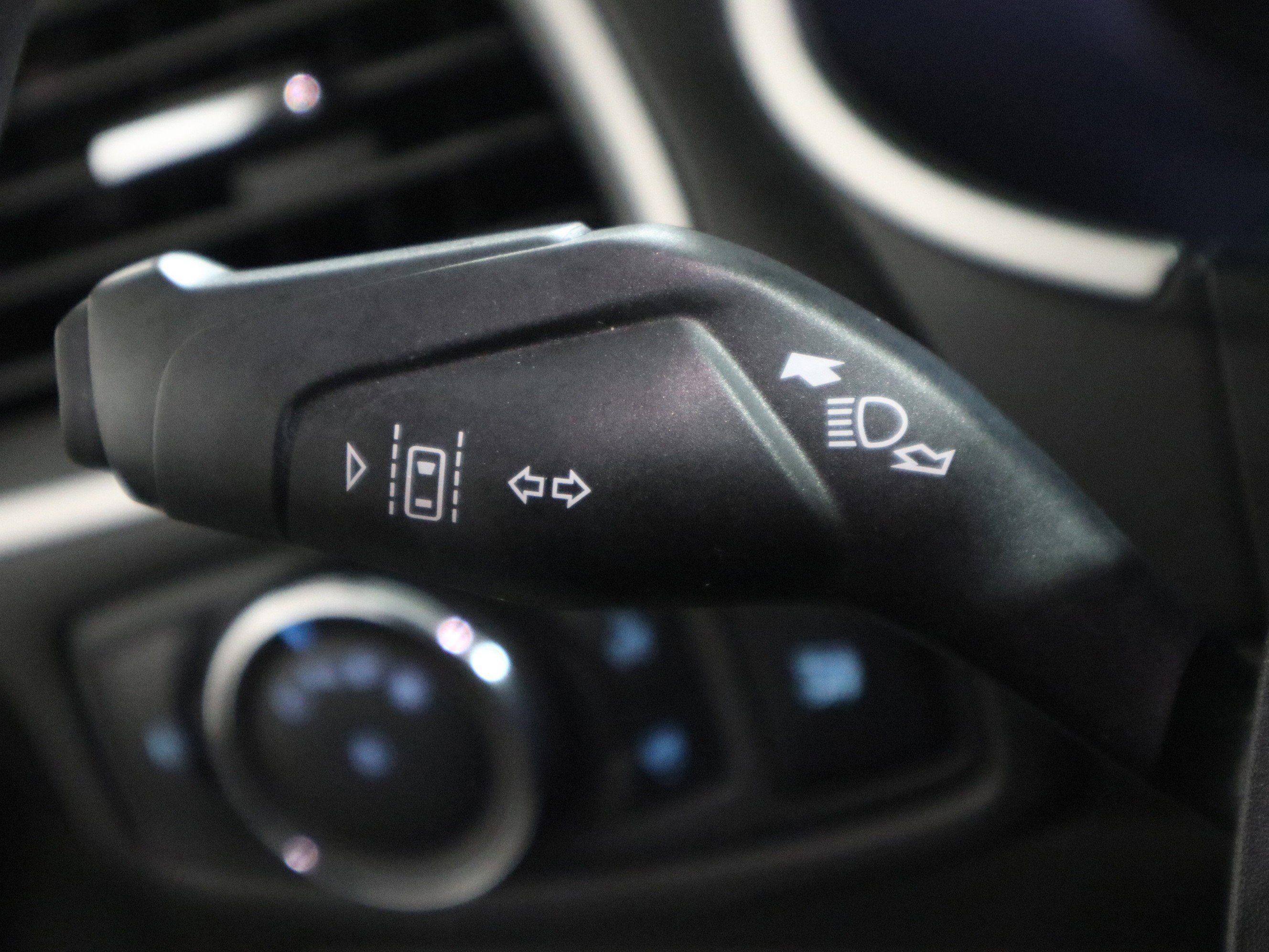 Used 2020 Ford Edge SEL image 30