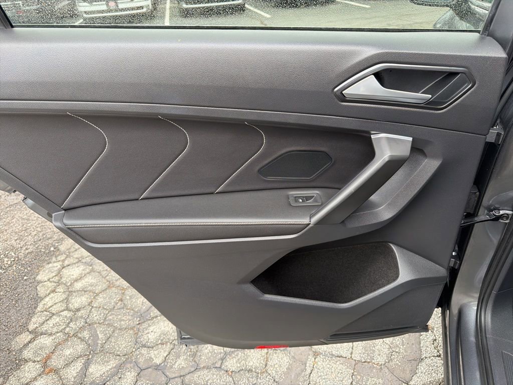 Used 2022 Volkswagen Tiguan SEL R-Line image 39