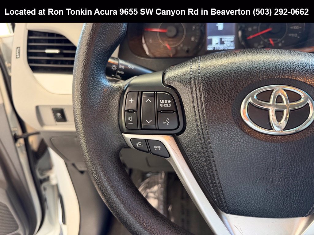 Used 2017 Toyota Sienna LE FWD image 16