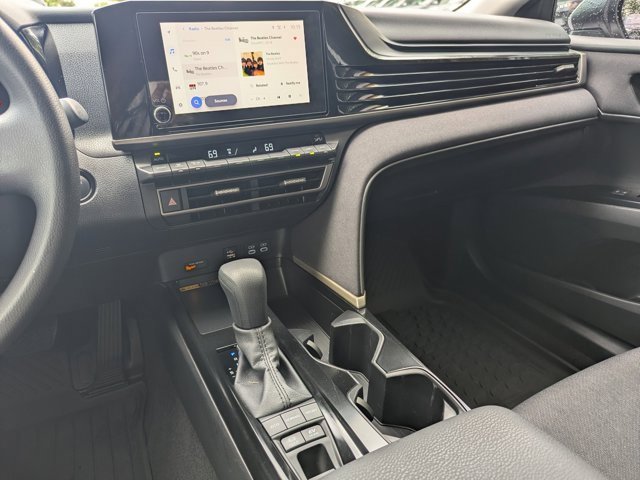 Used 2025 Toyota Camry LE image 24