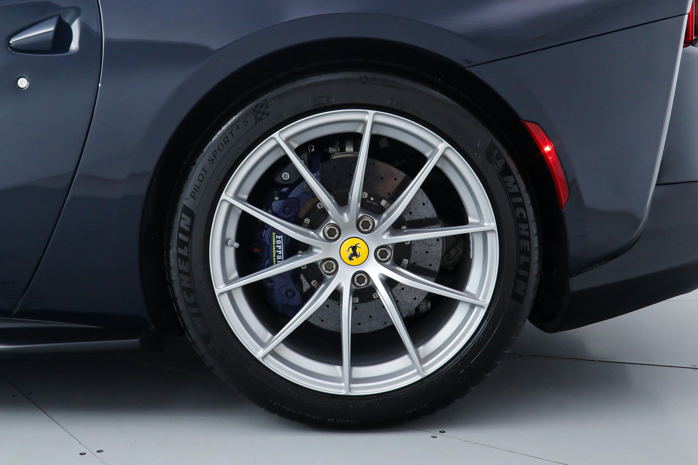 Certified 2022 Ferrari 812 GTS RWD image 38