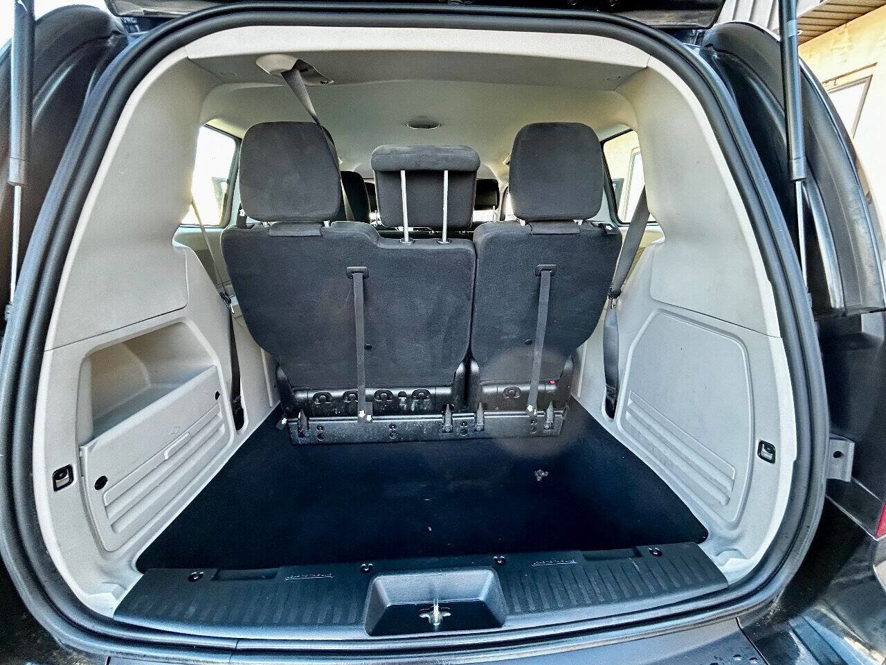 Used 2016 Dodge Grand Caravan image 23