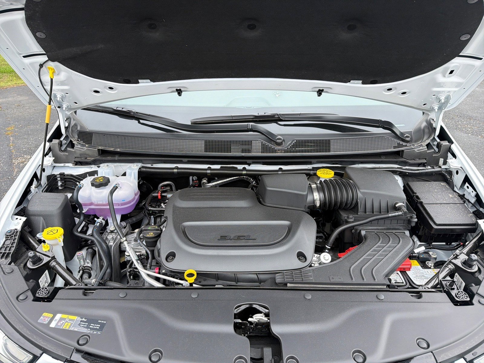 New 2026 Chrysler Pacifica Select w/ S Appearance Package FWD image 13