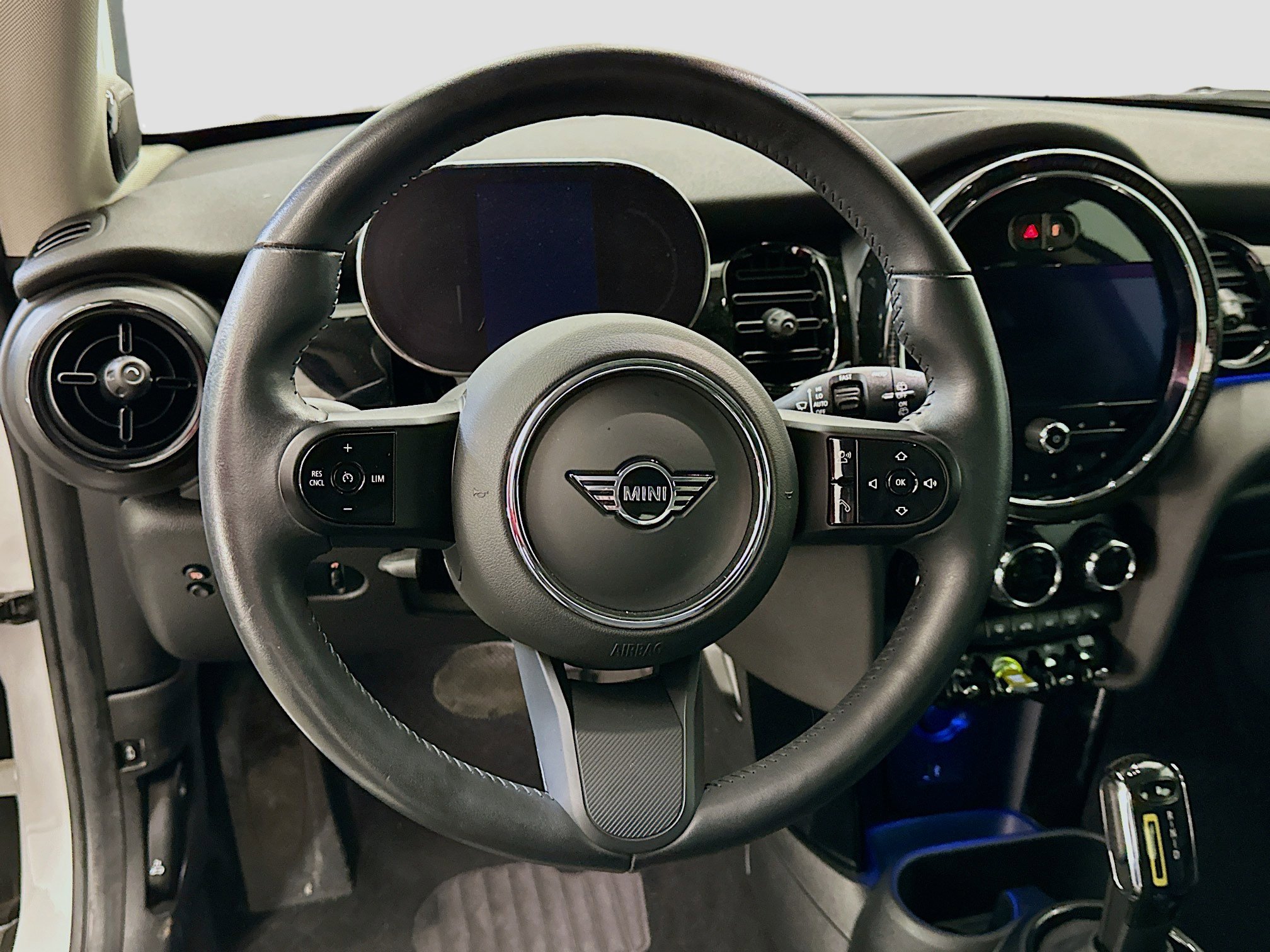 Used 2024 MINI Cooper SE image 18