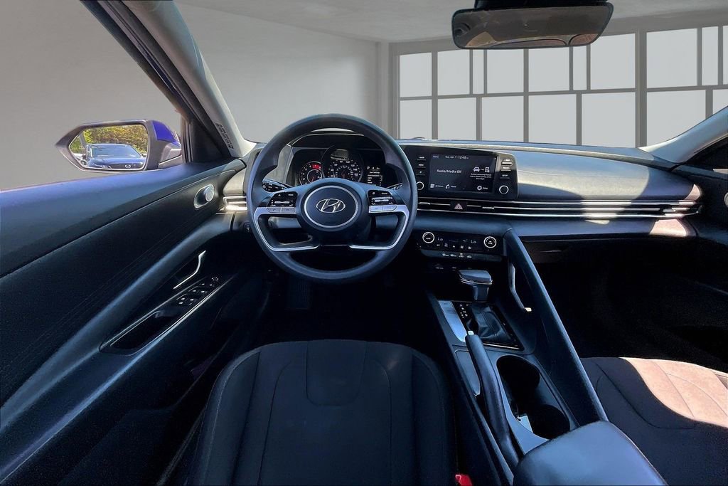 Used 2021 Hyundai Elantra SEL FWD image 5