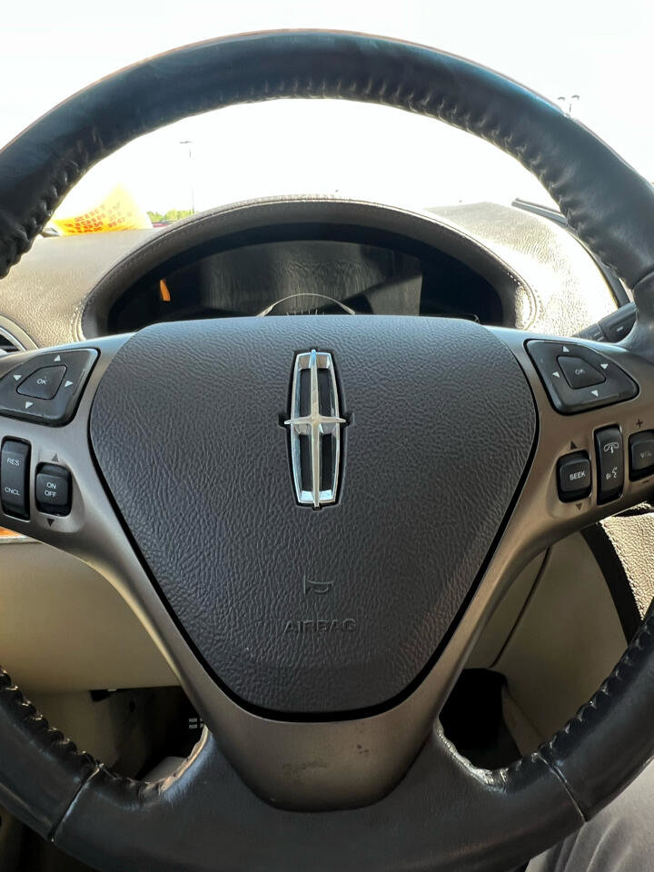 Used 2011 Lincoln MKX AWD w/ Sight & Sound Pkg image 17