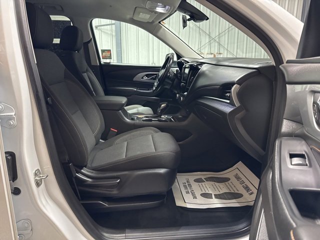 Used 2021 Chevrolet Traverse LT image 26