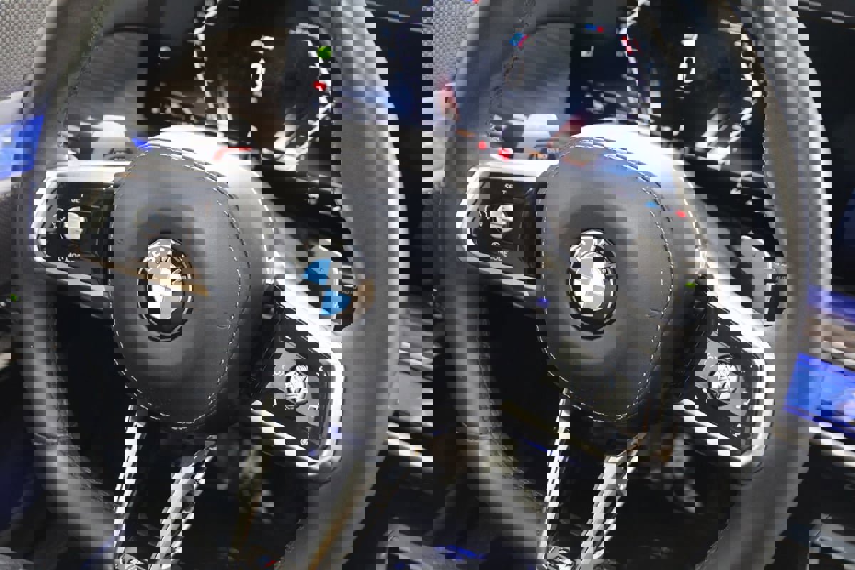 Used 2023 BMW 740i w/ Parking Assistance Package image 51